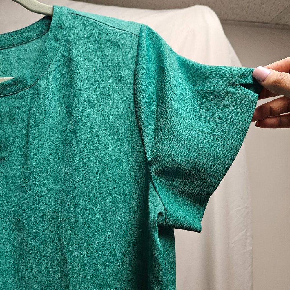 2for$20 Van Heusen v-neck kelly green NWT blouse top office casual business tee - Picture 3 of 6